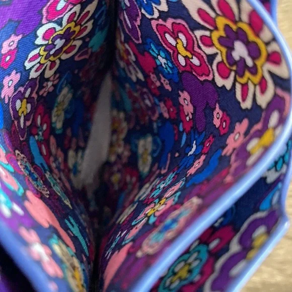 VB Disney Passport Wallet NWT - Picture 3 of 7